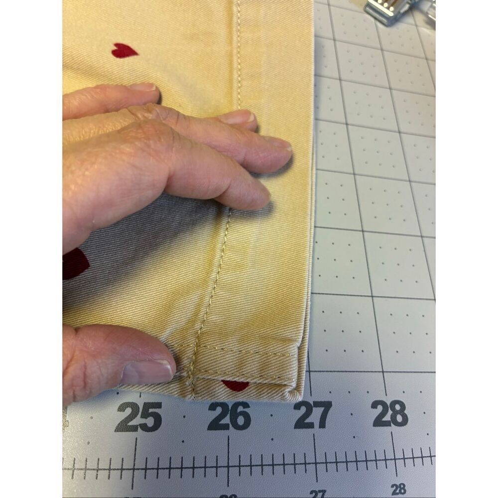 J Crew High Rise Girlfriend Chino Pants in Khaki with Hearts Print Size 6 - Picture 9 of 9